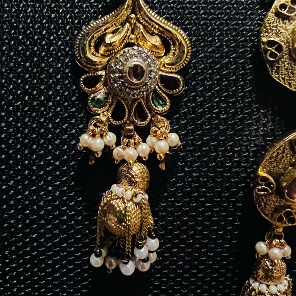 Necklace set with earrings for Indian Pakistani Asian wedding Garba reception